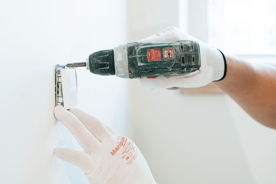 Installation d'une prise électrique