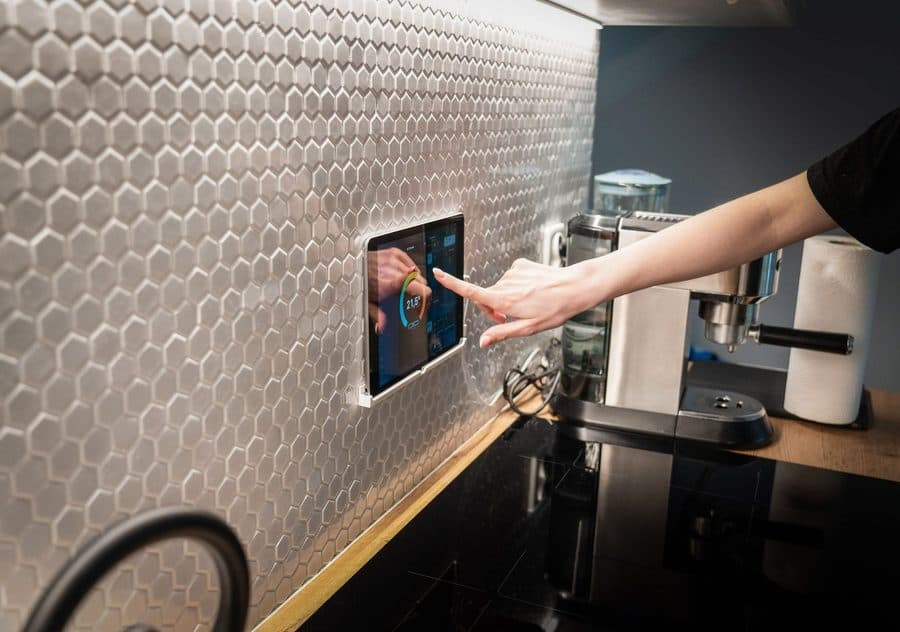 Écran domotique tactile mural